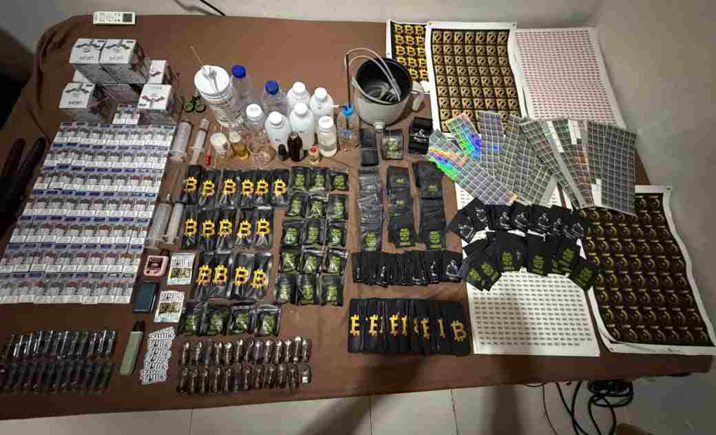 POLDA METRO JAYA MEMBONGKAR CLANDESTINE LAB CARTRIDGE VAPE MENGANDUNG NARKOTIKA GOLONGAN II JENIS ETOMIDATE DI JAKARTA BARAT