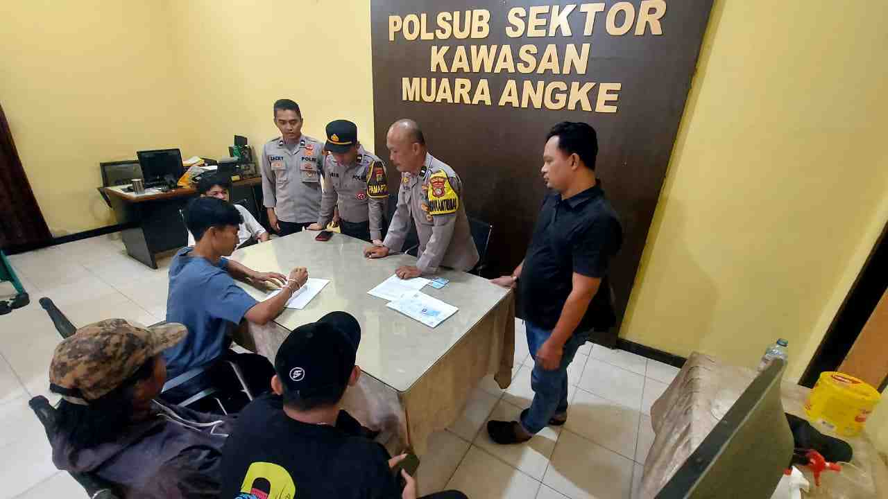 Respon Cepat Pengaduan Layanan Polri 110, Polisi Datangi Mess ABK di Muara Angke Jakut