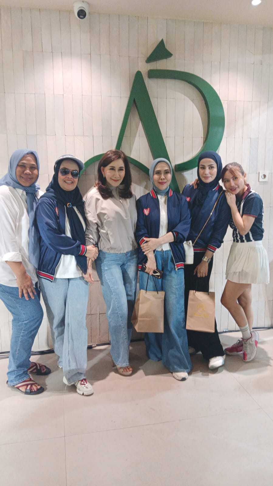 JWL Rayakan HUT ke-17 dengan Turnamen Padel Charity dan Bazaar UMKM untuk Pembangunan Rumah Pintar di Banten