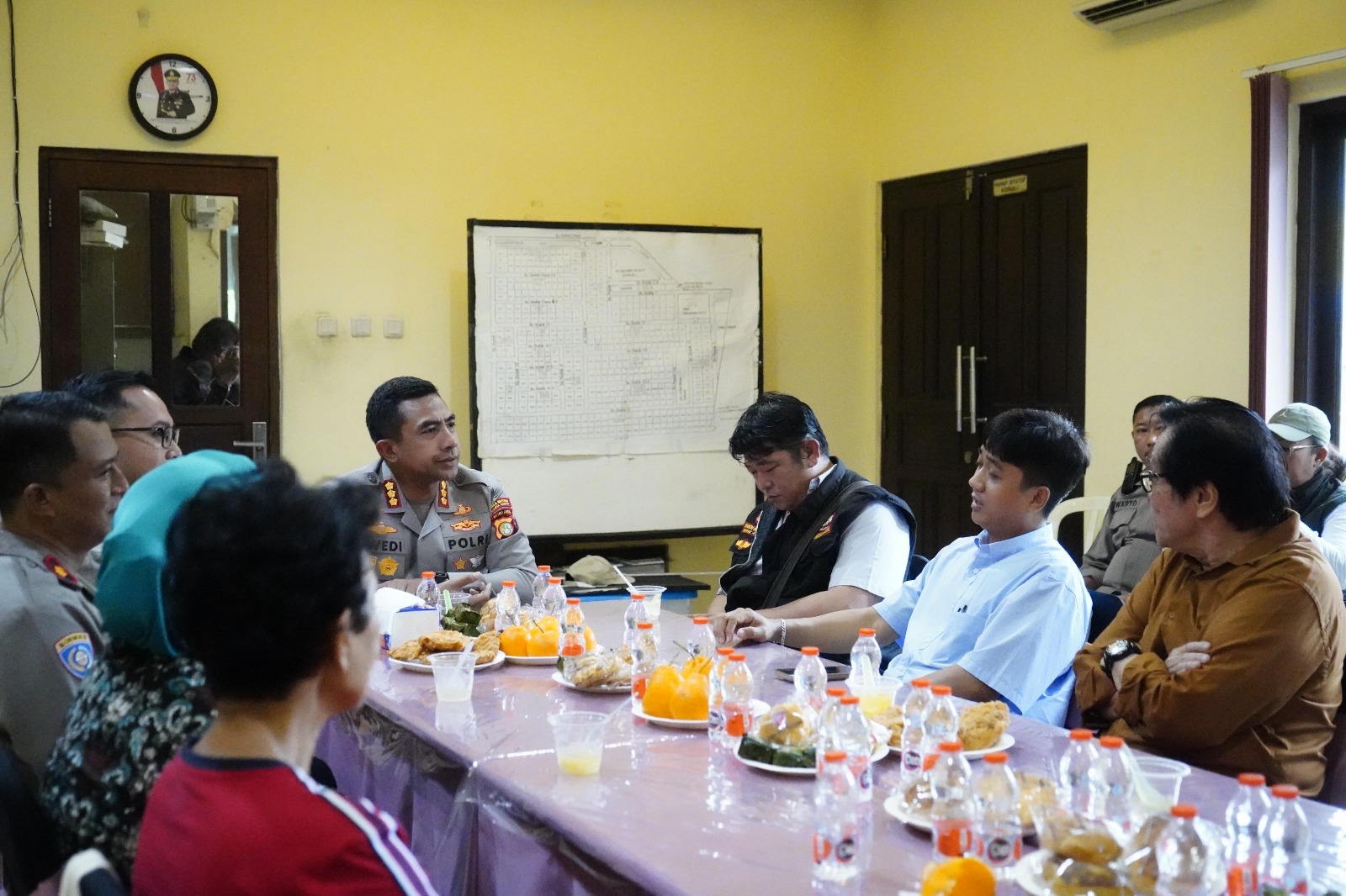 Kapolres Jakbar Sapa Warga Jelambar, Perkuat Sinergi Jaga Kamtibmas