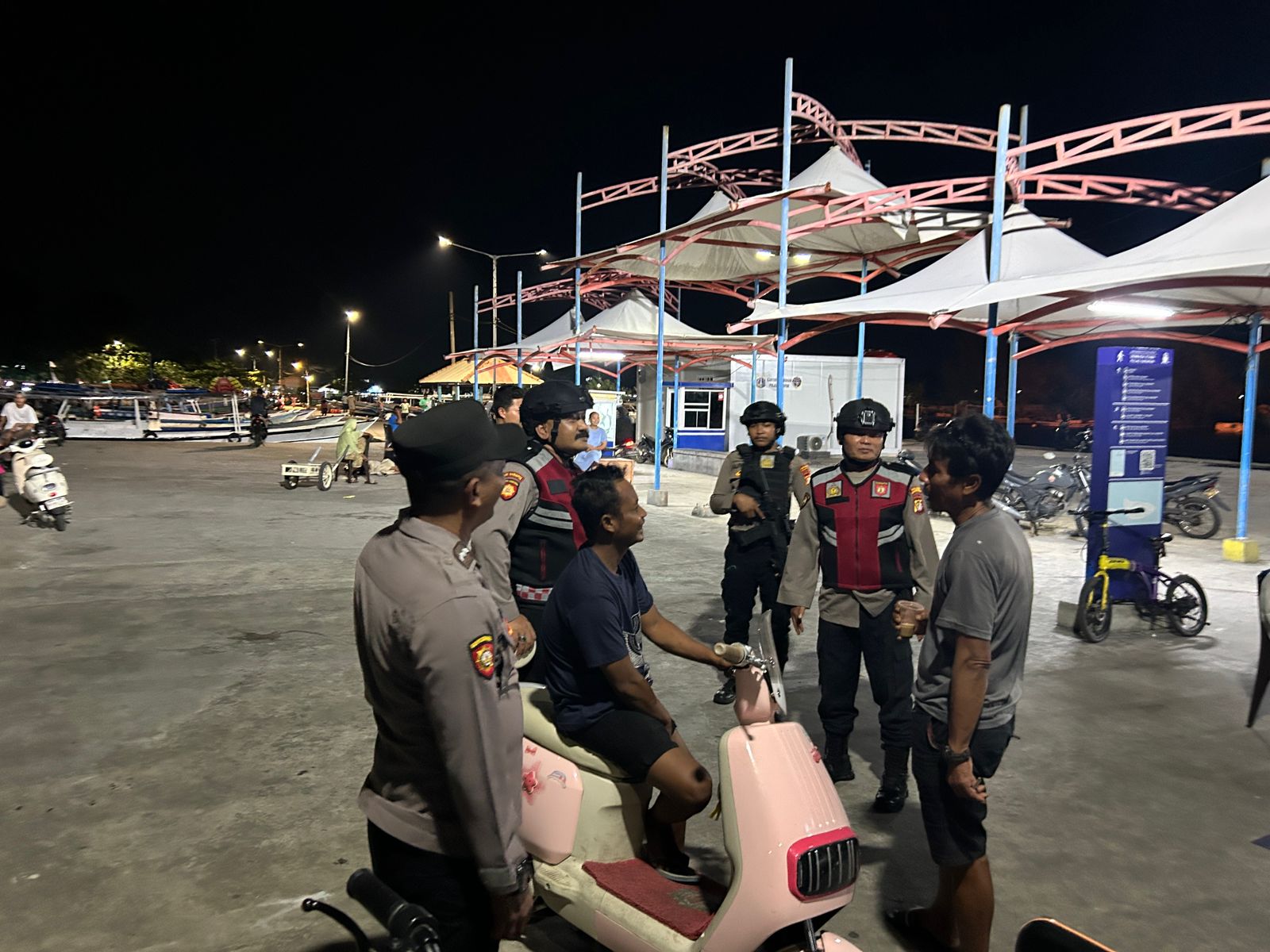 Patroli Gabungan Polsek Kepulauan Seribu Utara Perkuat Pencegahan 3C dan Sosialisasi 110 Demi Ciptakan Wisata Aman Libur Panjang