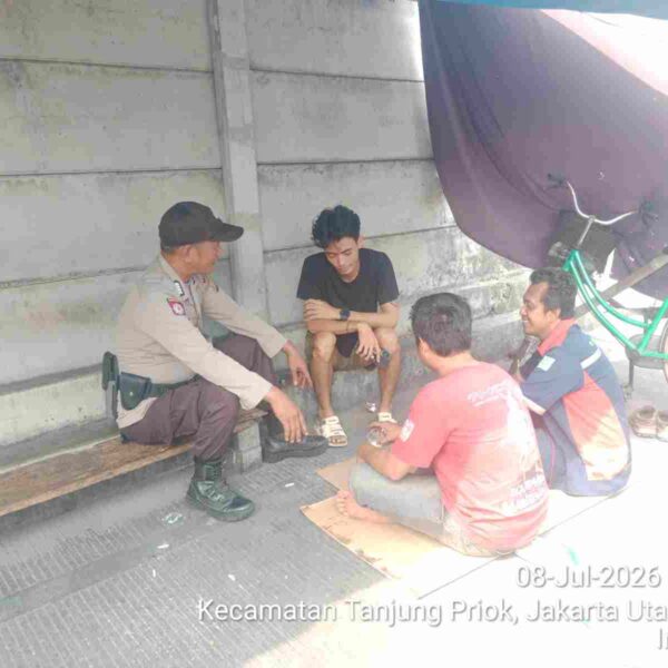 Patroli Dialogis Polsubsektor Inggom Perkuat Sinergi Keamanan Pelabuhan dan Tingkatkan Kesadaran Kamtibmas