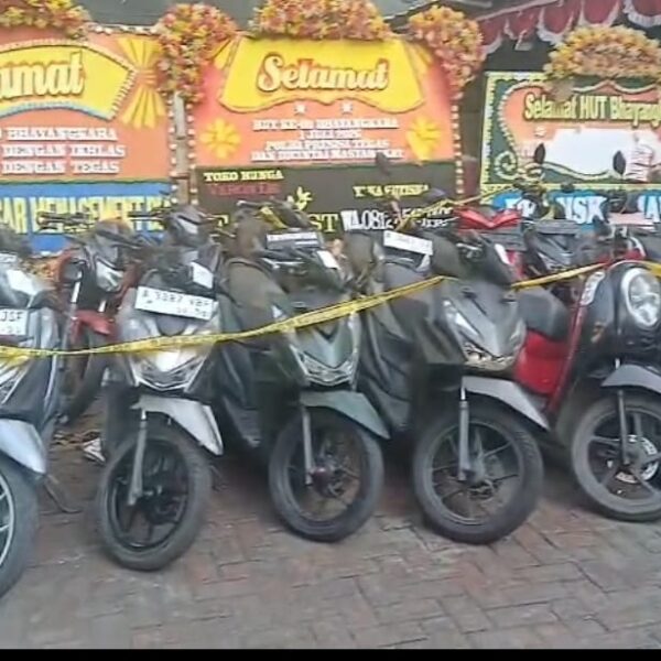 Terbongkar! 12 Motor Diduga Hasil Curian Hendak Diseberangkan ke Sumatera, Polisi Amankan Truk Pengangkut