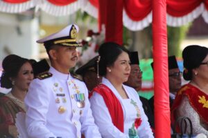Lanal Nias Pukau Tamu Undangan di Upacara HUT Ke-81 RI, Komandan Lanal Bersama Forkopimda Nias Selatan Joget Bersama Tarian Kreasi
