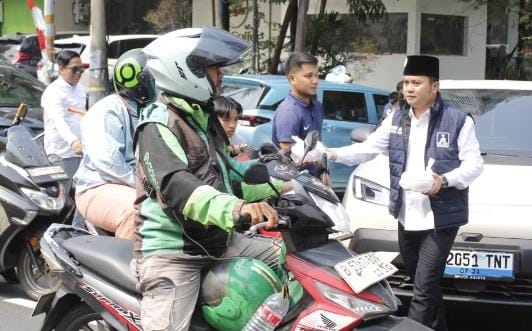 Milad ke 28 Tahun, DPP Barisan Muda PAN, Bagikan 2.800 Paket Makan Siang Gratis