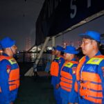 Jakarta On The Spot, Patroli Laut Malam Satpolairud Polres Kepulauan Seribu Sambangi Nelayan dan Sosialisasikan Layanan Polisi 110