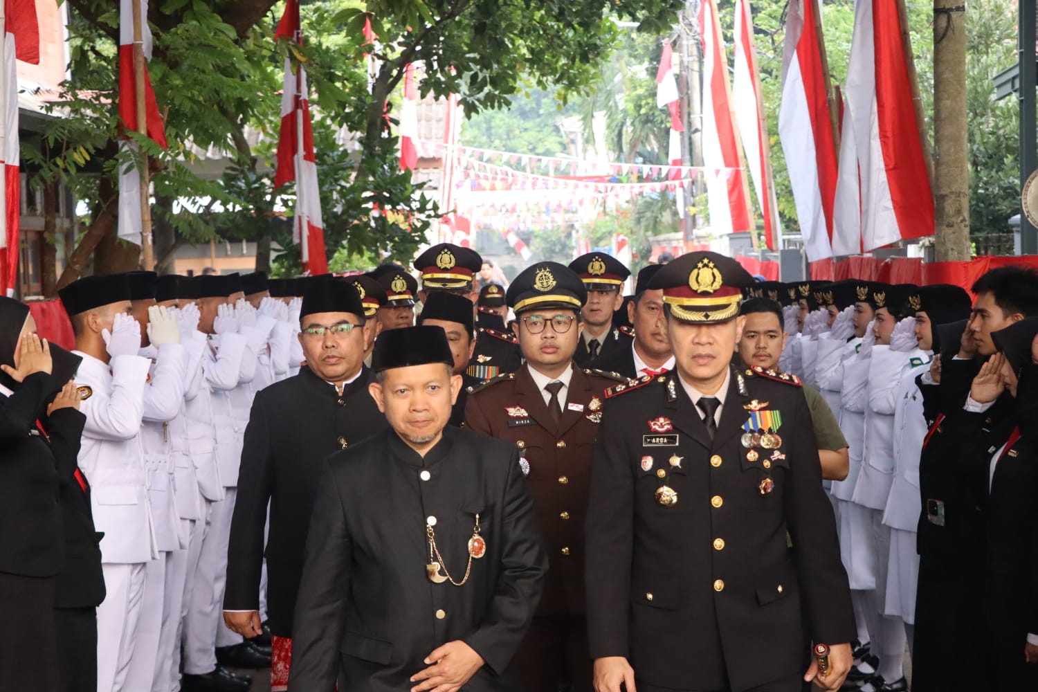 Kapolres Kepulauan Seribu Hadiri Upacara HUT ke-81 RI dan Festival Pulau Seribu di Pulau Pramuka