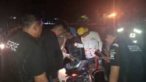 Patroli Malam Jakarta On The Spot di Pulau Untung Jawa, Polisi Sosialisasikan Layanan 110 kepada Warga