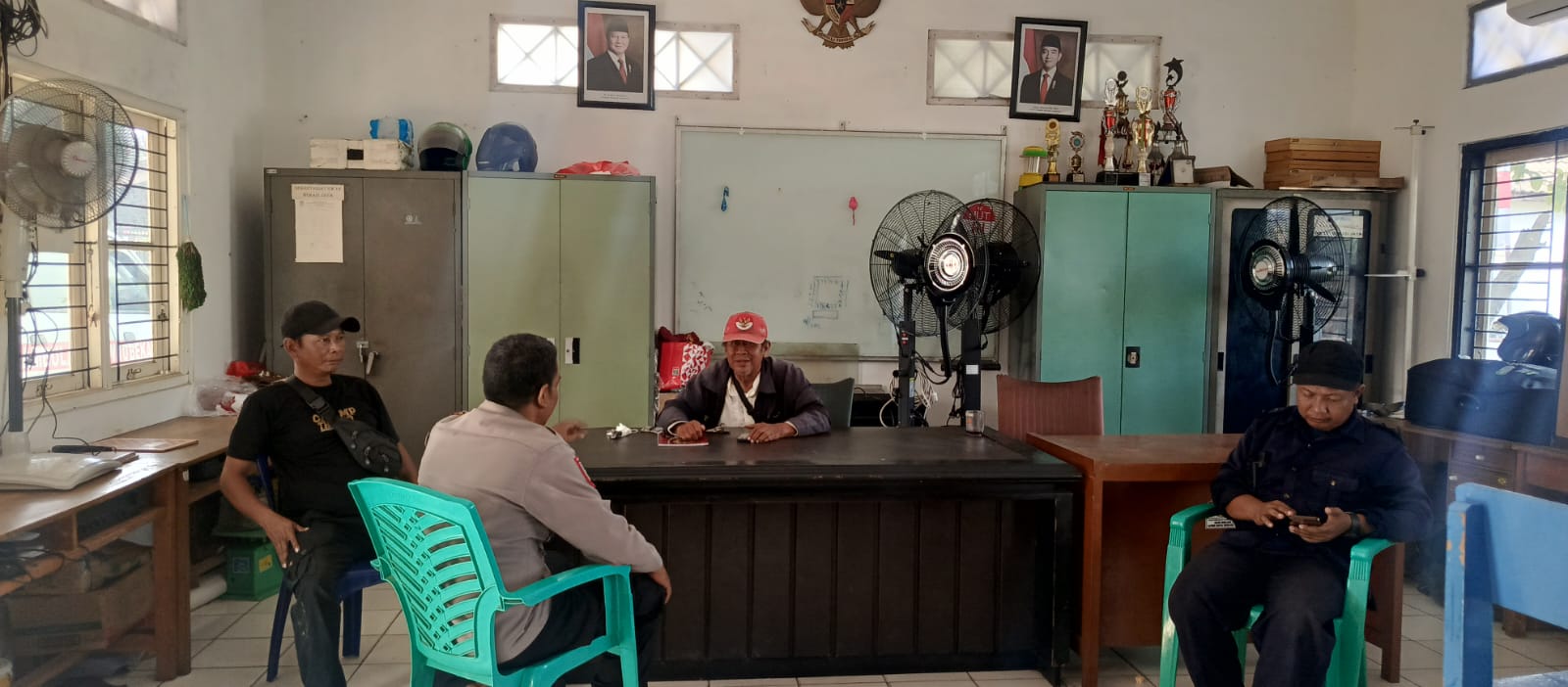 Jaga Jakarta On The Spot, Polsek Rawalumbu Sambangi Warga Bekasi Jaya