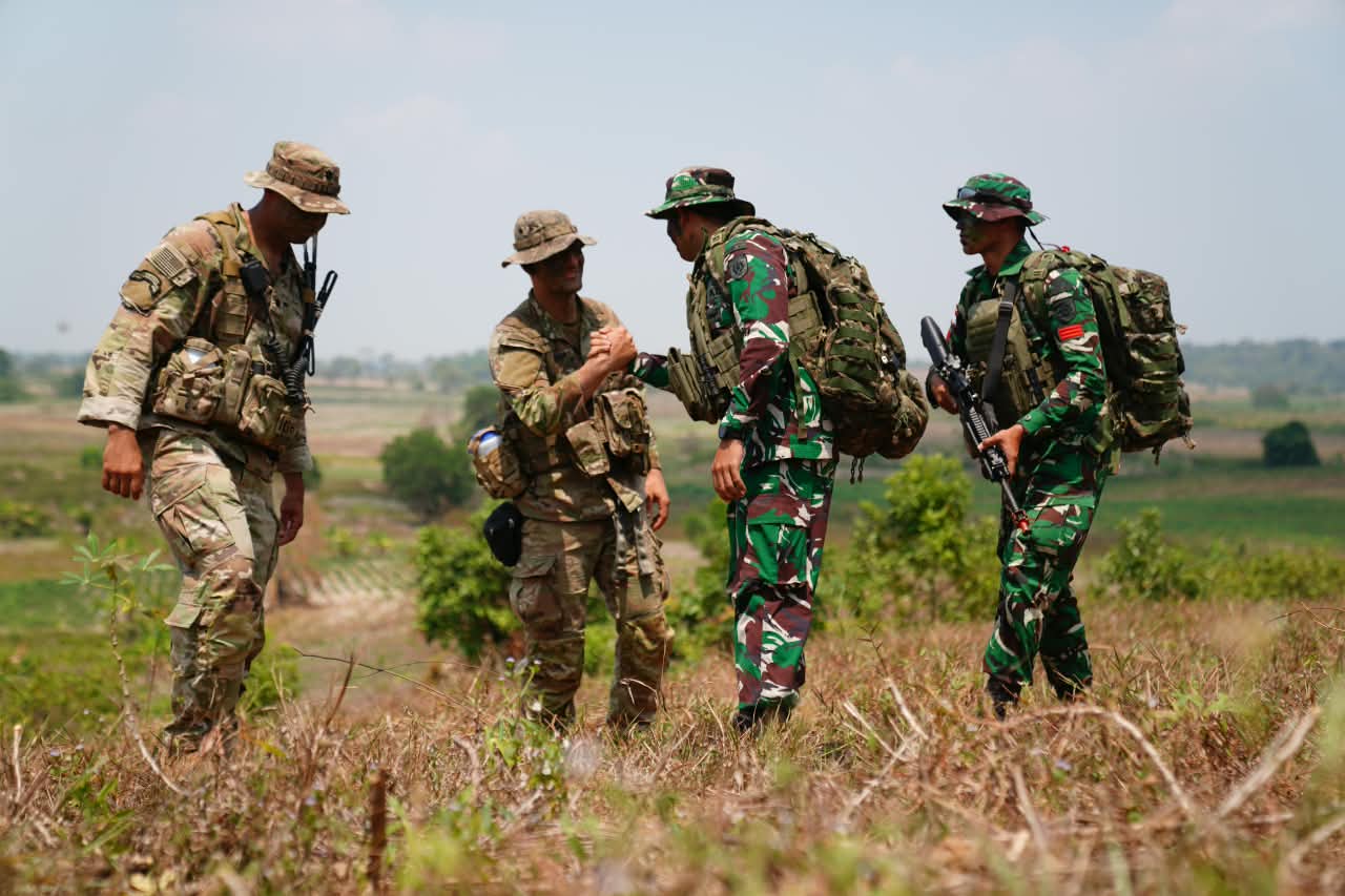 Aksi Airborne Lima Negara Warnai Latgabma SGS 2026