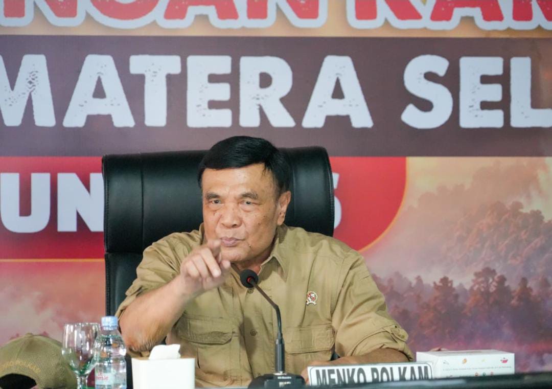 Tinjau Lokasi Karhutla di Sumatera Selatan, Menko Polkam: Hadapi Karhutla seperti di Medan Tempur, Fokuskan Kekuatan secara Tepat dan Terukur