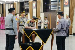 Kapolri Pimpin Upacara Serah Terima Jabatan Sejumlah Pejabat Polri