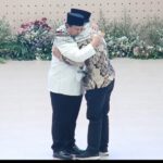 Peluk Dubes Palestina, Prabowo Tak Kuasa Tahan Air Mata di Hadapan Ribuan Santri Gontor