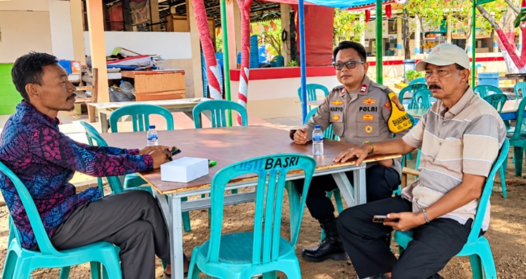 Jaga Jakarta di Pulau Untung Jawa, Bhabinkamtibmas Sosialisasikan Layanan Polisi 110