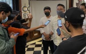 ETOS : PLN Menjadi BUMN Dengan Pelayanan Terbaik Versi Survey ETOS Indonesia Institute