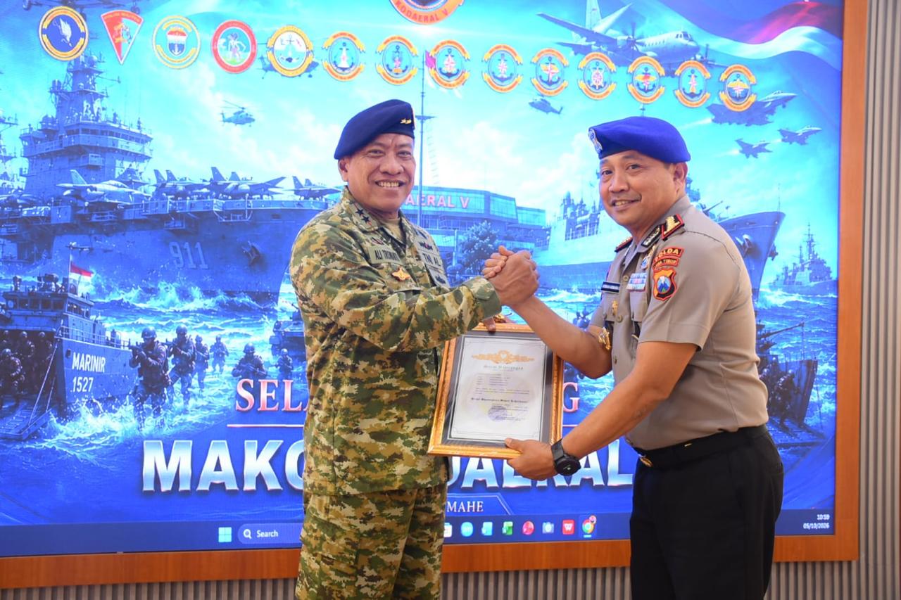Momentum HUT Ke-81 TNI, Dankodaeral V Terima Brevet Bhayangkara Bahari Kehormatan