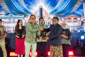 Lima Tahun Bersatu Bersama Pelindo, Inovasi Terminal Teluk Lamong Kembali Raih Penghargaan Nasional