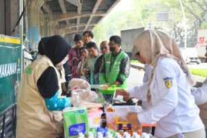 Wujud nyata kepedulian untuk sesama, Kodaeral III dan Baznas hadirkan makan gratis bagi ojol DKI