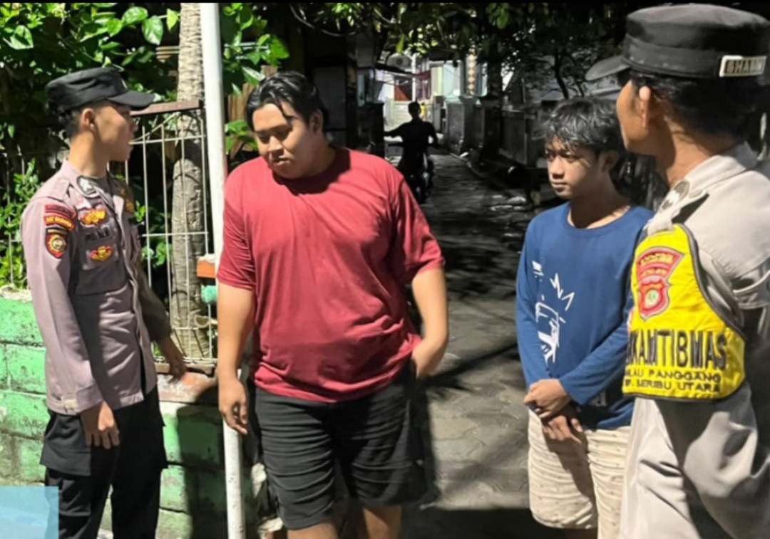 Layanan Polisi 110 Disosialisasikan Saat Patroli Malam, Polsek Kepulauan Seribu Utara Ajak Warga Jaga Lingkungan