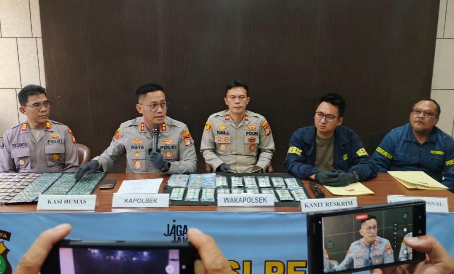 Polsek Penjaringan Sita 2.264 Butir Tramadol dan Hexymer dari  Toko Berkedok Jual Kosmetik