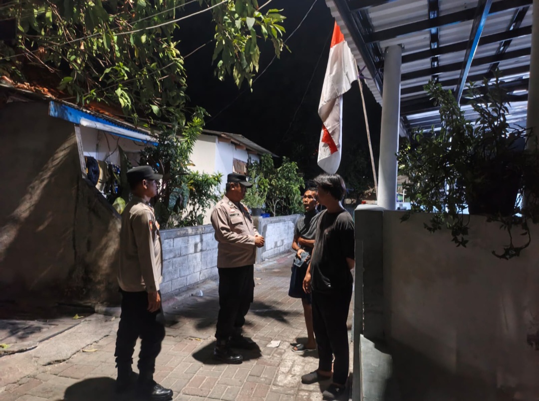 Layanan Polisi 110 Jadi Penghubung Cepat Masyarakat dengan Polisi, Disosialisasikan Polsek Kepulauan Seribu Utara Saat Patroli Malam