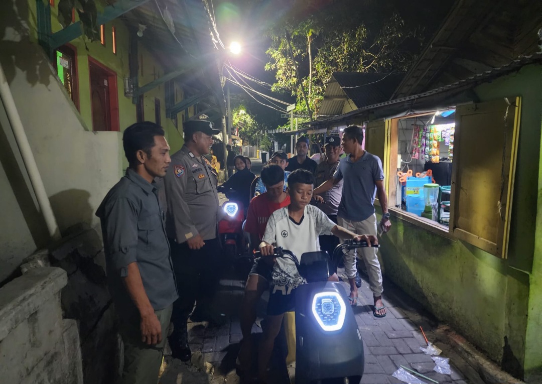 Layanan Polisi 110 Disosialisasikan Saat Patroli Malam, Polsek Kepulauan Seribu Utara Ajak Warga Aktif Jaga Kamtibmas