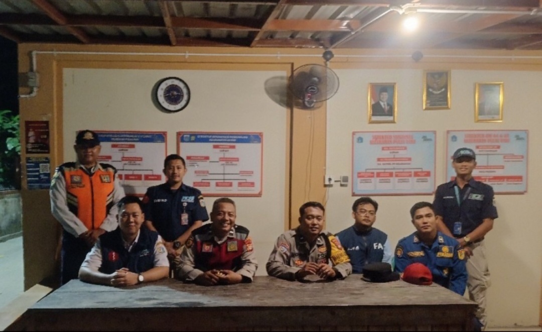 Patroli Malam Polsek Kepulauan Seribu Selatan, Polisi Ingatkan Warga Manfaatkan Layanan Polisi 110