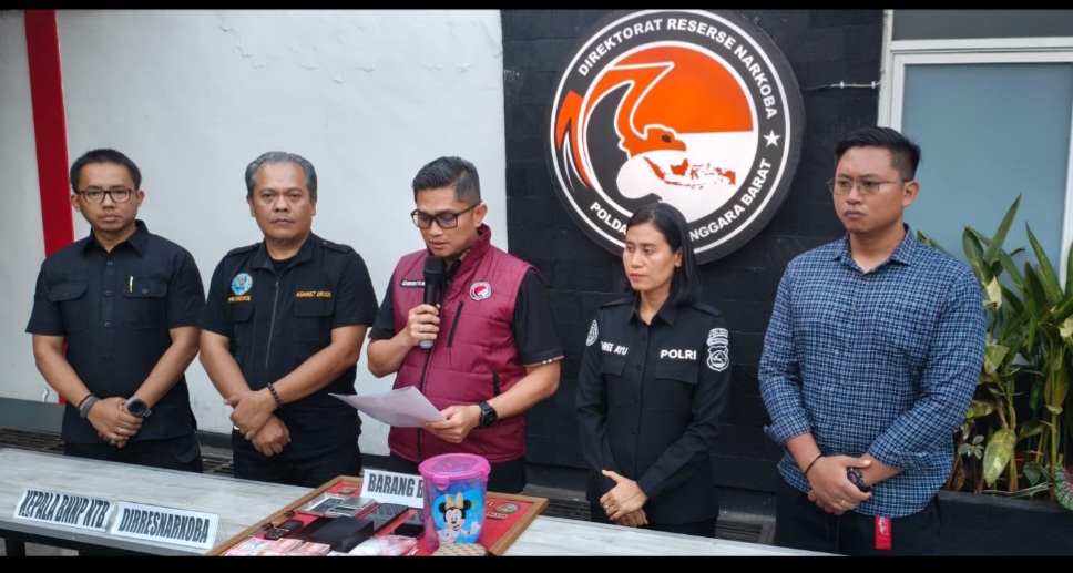 Operasi Gabungan Polda NTB Gerebek Dugaan Sarang Narkoba di Mataram, Sabu 51,58 Gram Disita