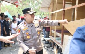 Kapolres Jakbar Kombes Pol Nasriadi Pimpin Penertiban Kampung Ambon, 30 Lapak Diduga Sarang Narkoba Dibongkar